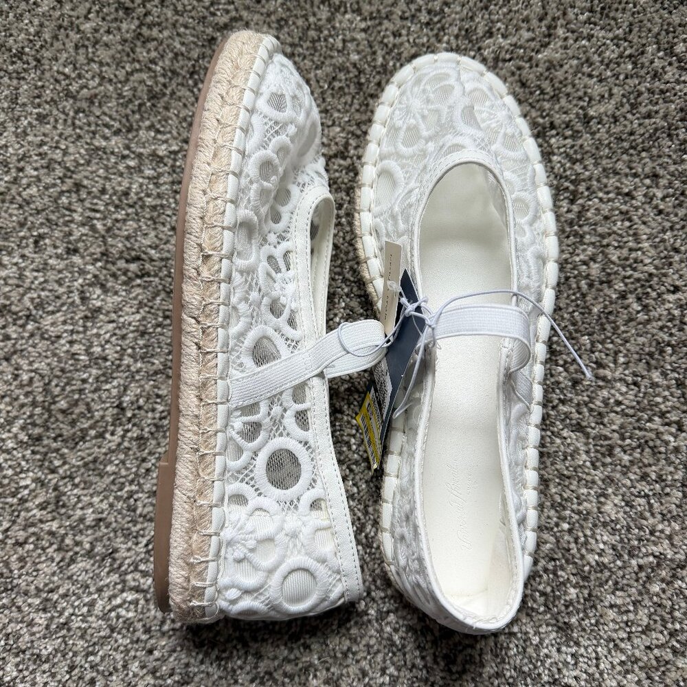 Celia Floral Lace Mary Jane Espadrille Flat with Memory Foam - Universal Thread - Picture 7 of 8